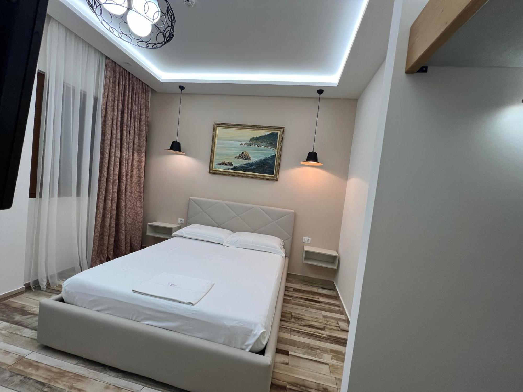 Guest Room Angolo Toscano Vlore Exterior photo